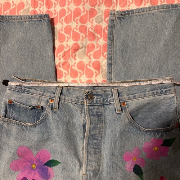 Levi’s 501 Rialto Jean Project Lightwash Pink Floral Hand Painted Jeans W32 L26 - Picture 8 of 8